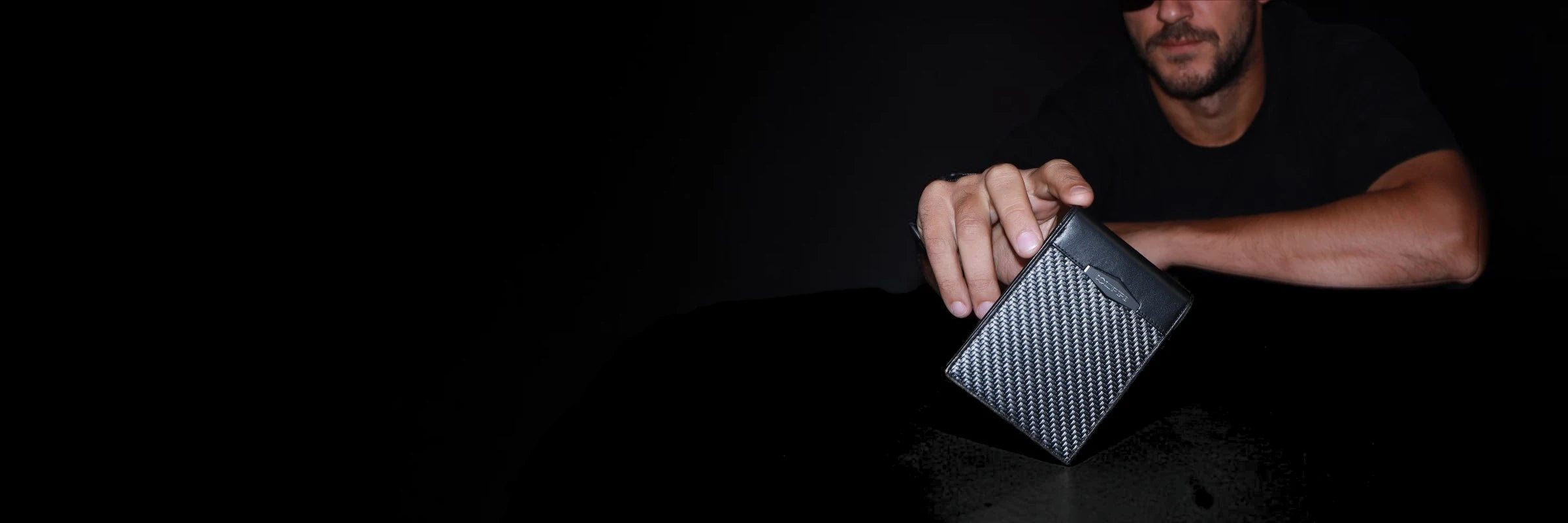 COLDFIRE GT Rebel carbon fiber wallet — carry system